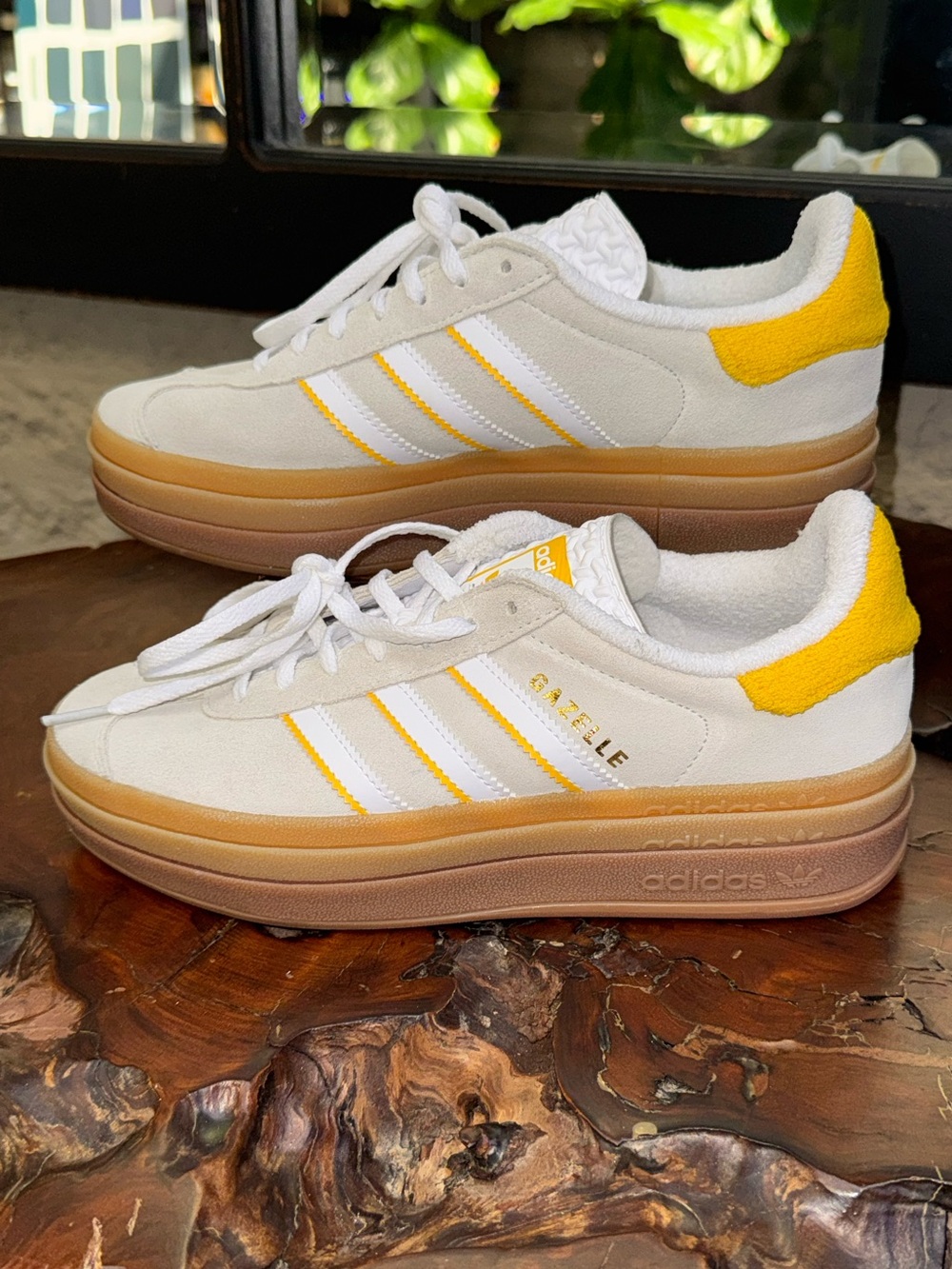 Adidas Gazelle Platform Shoes Women’s Size US 7 White Impact Yellow Gum Sole
